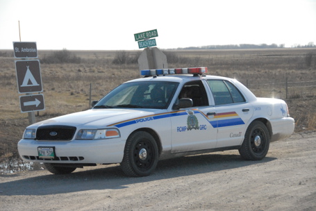 (图文)拎刀上街,加拿大华人移民被警察拿下