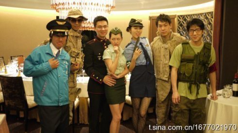 (组图)实拍范玮琪庆生\变装派对\:小s变性感军