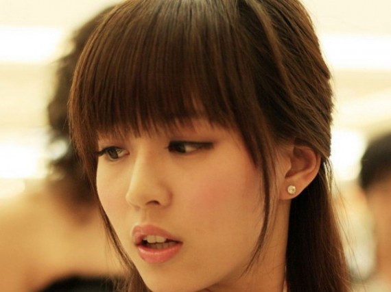 (组图)深圳大学甜校花倾倒千万网友被封女神