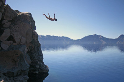 (图文)求刺激?玩悬崖跳水 加26岁男子丧命 - 温哥华港湾