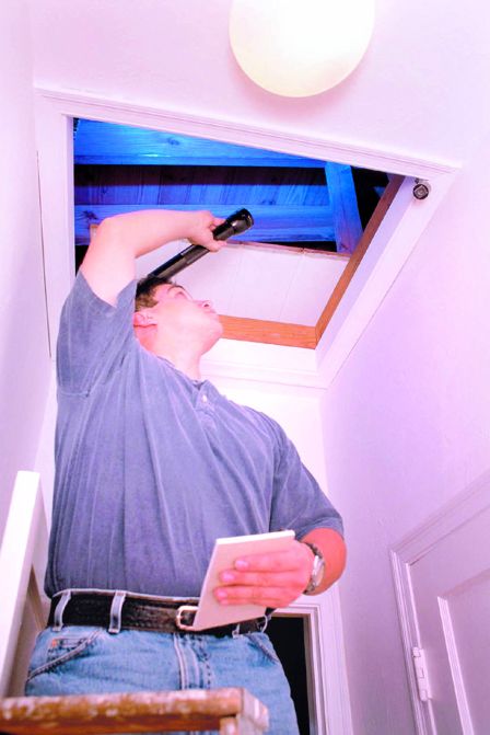 加国楼市火热 律师提忠告买楼勿弃验屋免留后