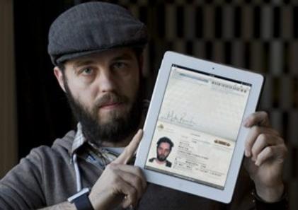 加男子忘带护照 用iPad秀护照扫描件入境美国