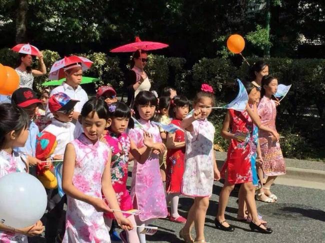 温哥华华人女子的旗袍情、中国情 - 移民天地