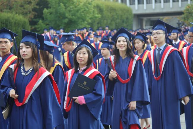 让毕业照堪比杂志封面！SFU,UBC毕业典礼拍照揭秘