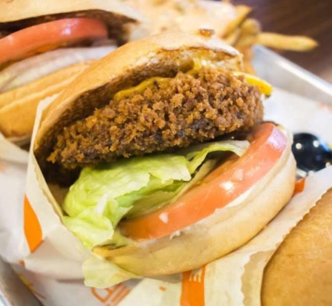 温哥华也有纯正美式汉堡了 传说中梁静茹加盟开店的Cali Burger