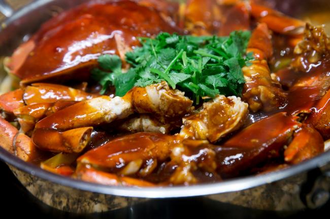 体验一个锅里吃饭的情份：温哥华宫廷火锅黄记煌