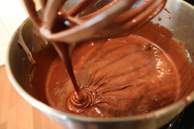 今年情人节，让巧克力布朗尼代表你的心