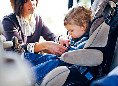 安全隐患！逾半数加国父母不检查儿童汽车椅