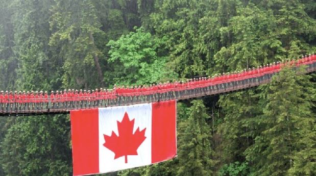 震撼！150名皇家骑警拍出“史上最加拿大”照片