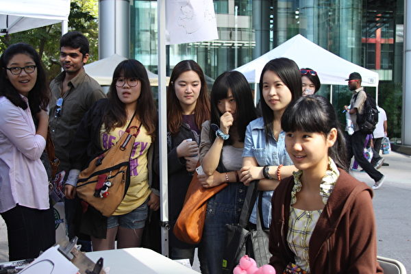 中国留学生成了加拿大大学摇钱树？涨得没完没了
