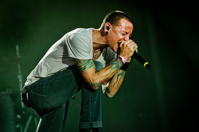 Linkin Park主唱Chester Bennington家中上吊自杀