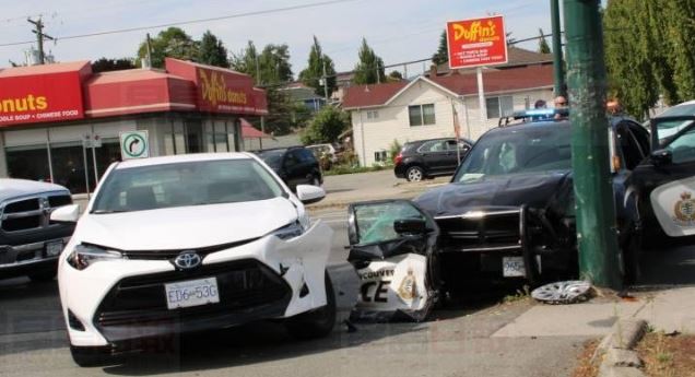 温哥华发生涉及警车的交通意外 两名警员受伤