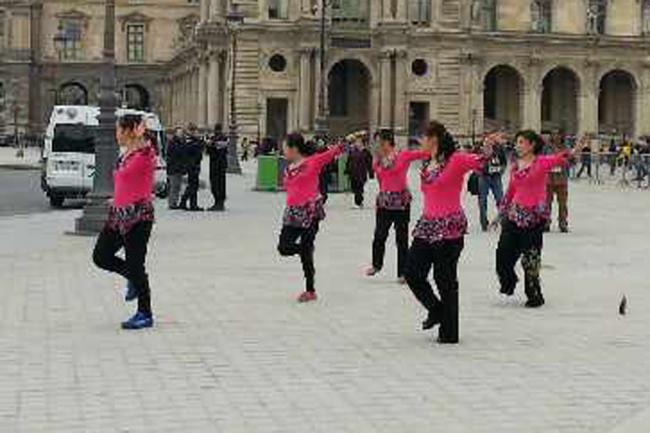 为什么中国流行广场舞？——一个文化视角