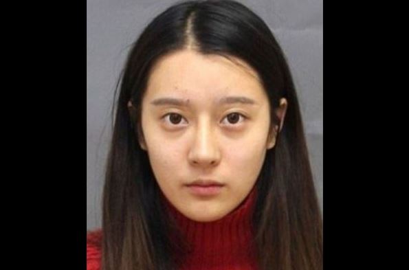 19岁华裔美少女在地下室做起了这种事 恐被遣返