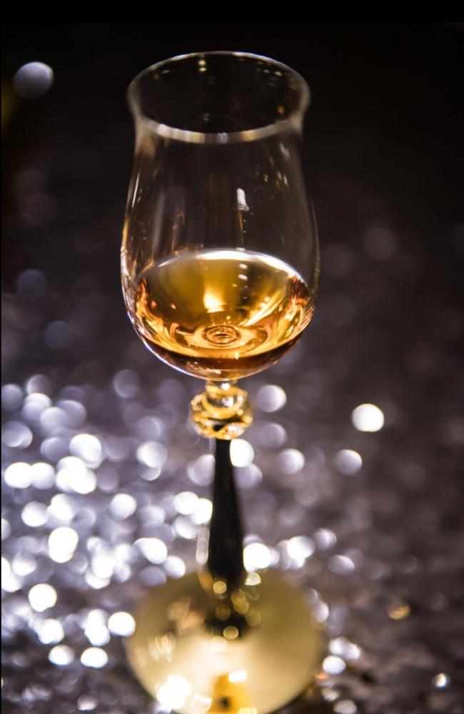 第一口烈酒的滋味 与世界级威士忌达人林一峰先生一起品味顶级名酿