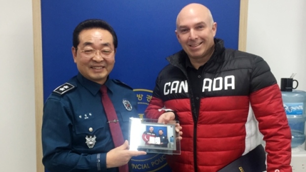 这位加拿大警官在冬奥会因救了一名男孩获表彰