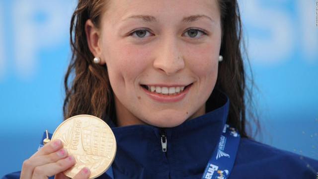 美女世界冠军17岁遭教练性侵 起诉美国泳协