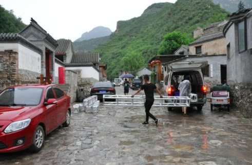 手机2北京山村继续拍 葛优范伟到位不见范冰冰
