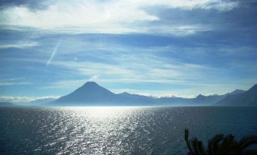 火山湖泊 全球15个壮观之地等你来