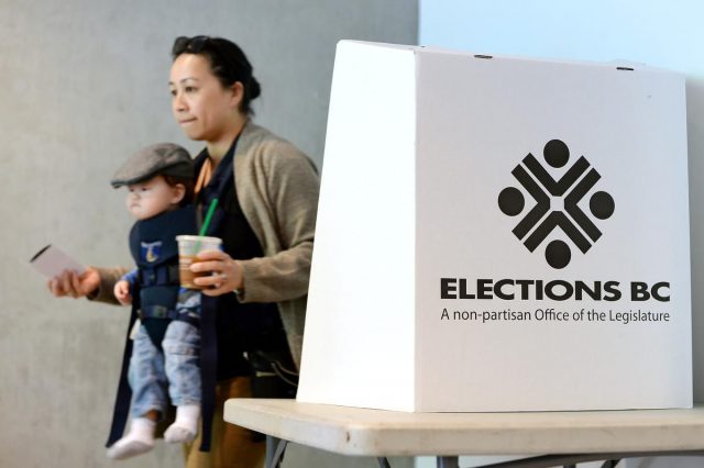 温哥华市选提前投票第一天结束 市选入最后阶段