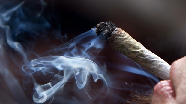 中国对在加拿大吸食大麻的中国公民予以警告