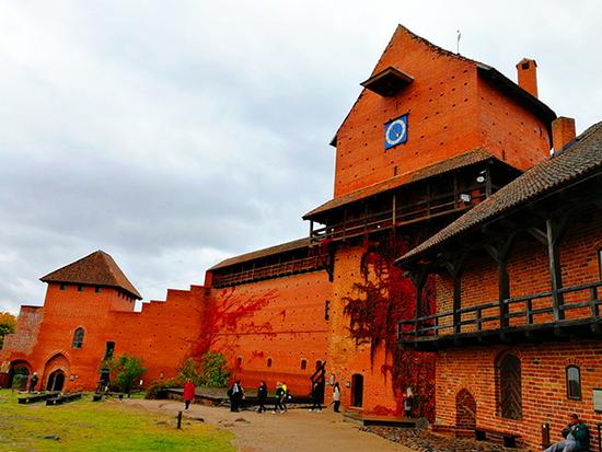 最美的拉脱维亚秋色 与史上最丑的中世纪城堡