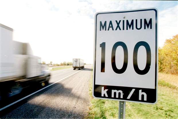 开车注意了 BC省限速新规 15个高速路段骑警增勤