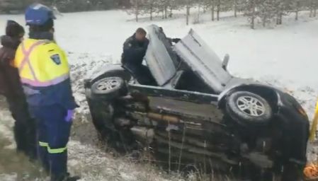 340起车祸！入冬第一场大雪把多伦多搞乱套了
