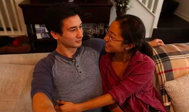 22岁亚裔女生患肾衰竭 网恋了2年的帅男友竟决定