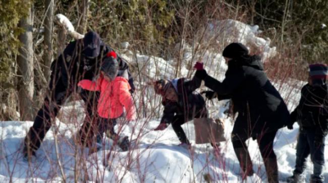 好消息：非法越境进入加拿大申请难民的数量下降