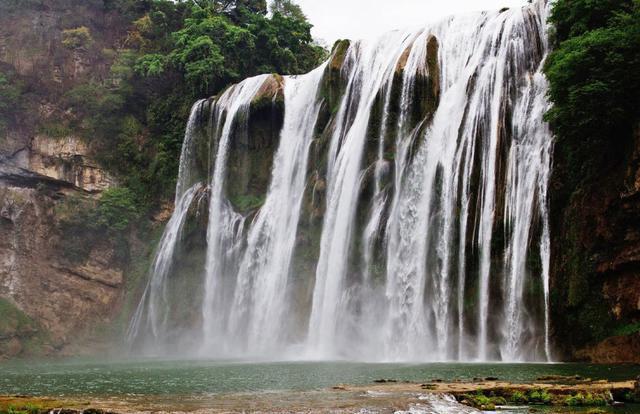 中国最“神奇”的瀑布 犹如流沙一般