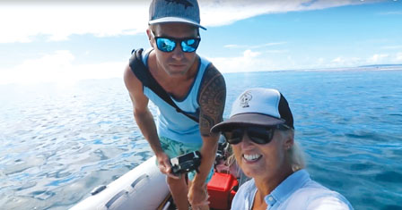 温岛夫妇辞职卖房开游艇环游世界 两年花光积蓄