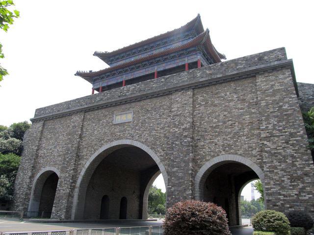 四个中国保存较好的古城墙 你摸过哪个