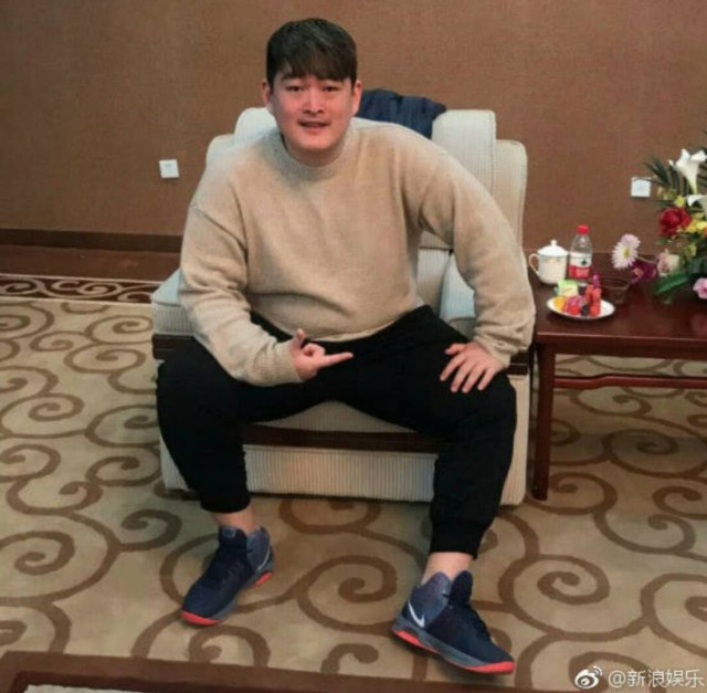赵本山22岁儿子进减肥营 因这事爆肥到200斤