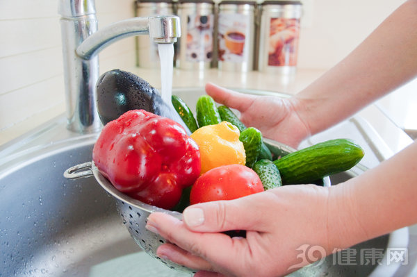 这2种方式洗菜会让菜越洗越脏
