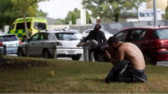 新西兰屠杀者：致敬加拿大恐袭 杀死更多移民！