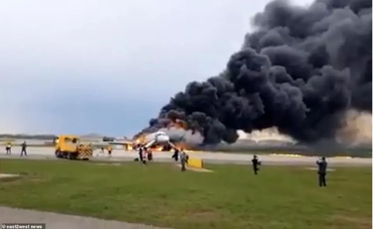 突发！俄罗斯飞机迫降起火 至少41人遇难