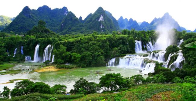 中国8大最美瀑布 最佳旅游季节即将到来