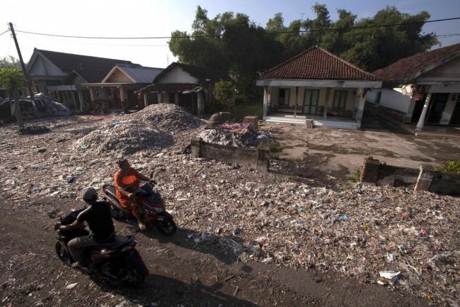 加拿大来的“洋垃圾” 被印尼直接退回美国
