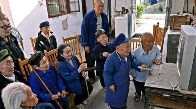 中国唯一的矮人村：村民平均身高不足1米