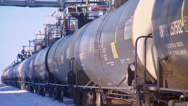 加拿大石油丰富却运不出来 靠铁路运输不得不限产