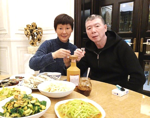冯小刚和徐帆20年前结婚现场照曝光