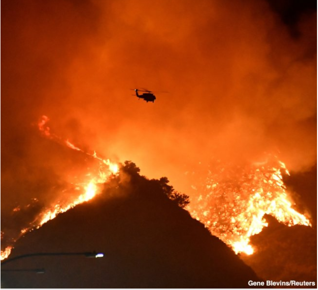 大火蔓延，加州进入紧急状态 亲历者：仿佛地狱