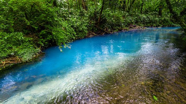 哥斯达黎加神奇变色温泉河 惊奇世界科学家