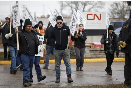 加拿大铁路工人罢工对经济影响严重