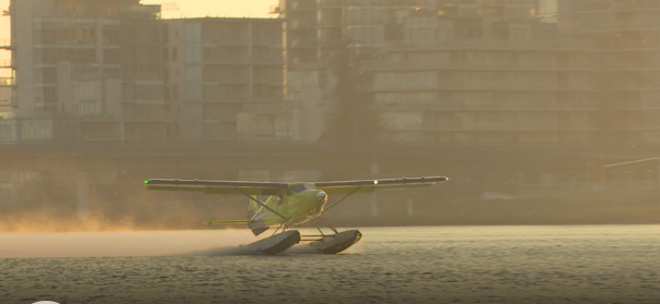 世界第一架电动商用飞机在温哥华升空试飞