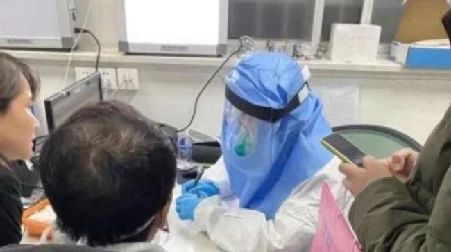 武汉肺炎病例激增，15名医护人员感染，确认人传人