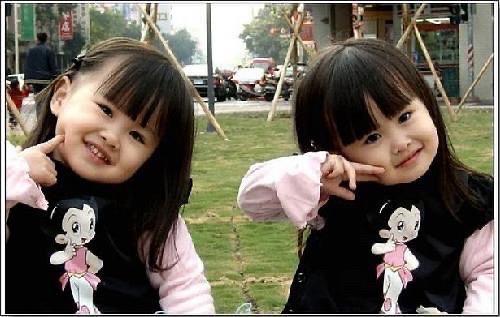 台湾最美双胞胎升级18岁美少女 样貌清纯很女神