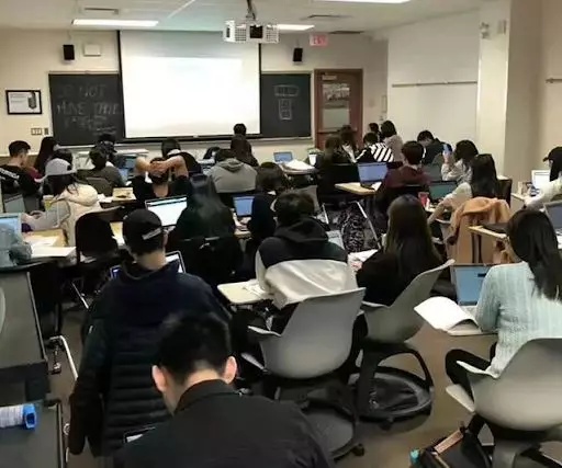 加拿大40名学生涉嫌作弊 中国留学生面临制裁