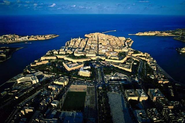 “地中海心脏”马耳他：风景秀丽的地中海岛国